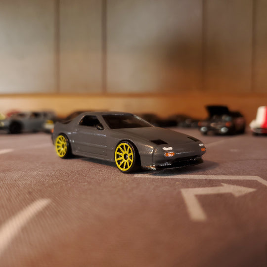 1:64 mid engine swapped FC RX7