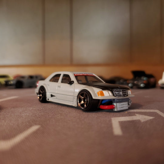 1:64 Mercedes C-class (W202)