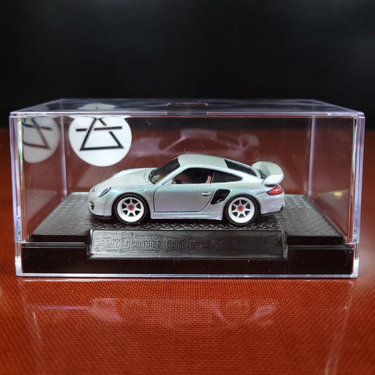 1:64 2010 Porsche 911 GT2