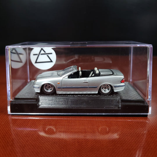1:64 1999 Mercedes-Benz CLK430 Cabriolet