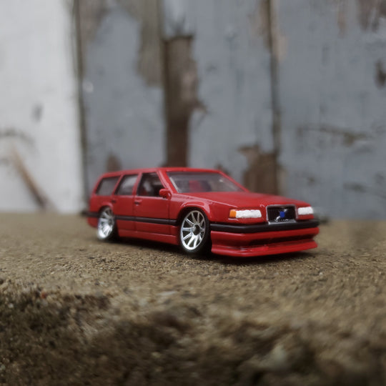 1:64 1994 Volvo 850 wagon