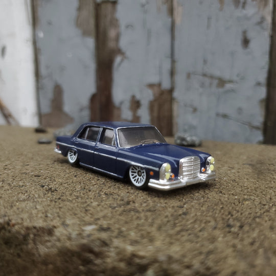 1:64 1972 Mercedes-Benz 280 SEL 4.5