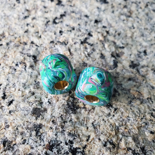 "Toxin" resin bead