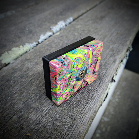 UV reactive combo worry stone